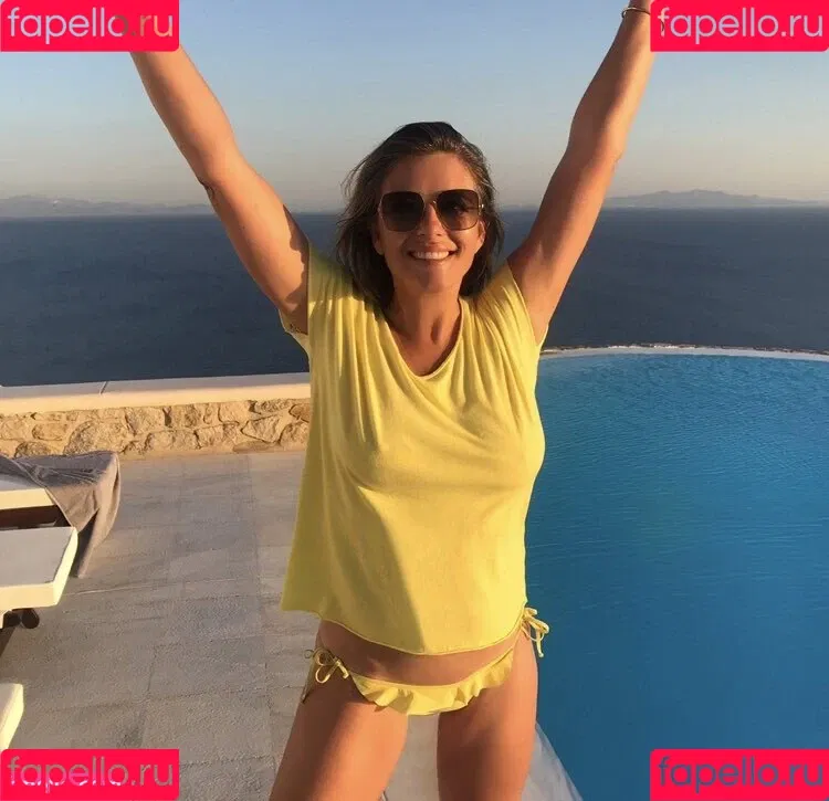 Elizabeth Hurley Onlyfans Photo Gallery 