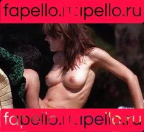 Elizabeth Hurley Onlyfans Photo Gallery 