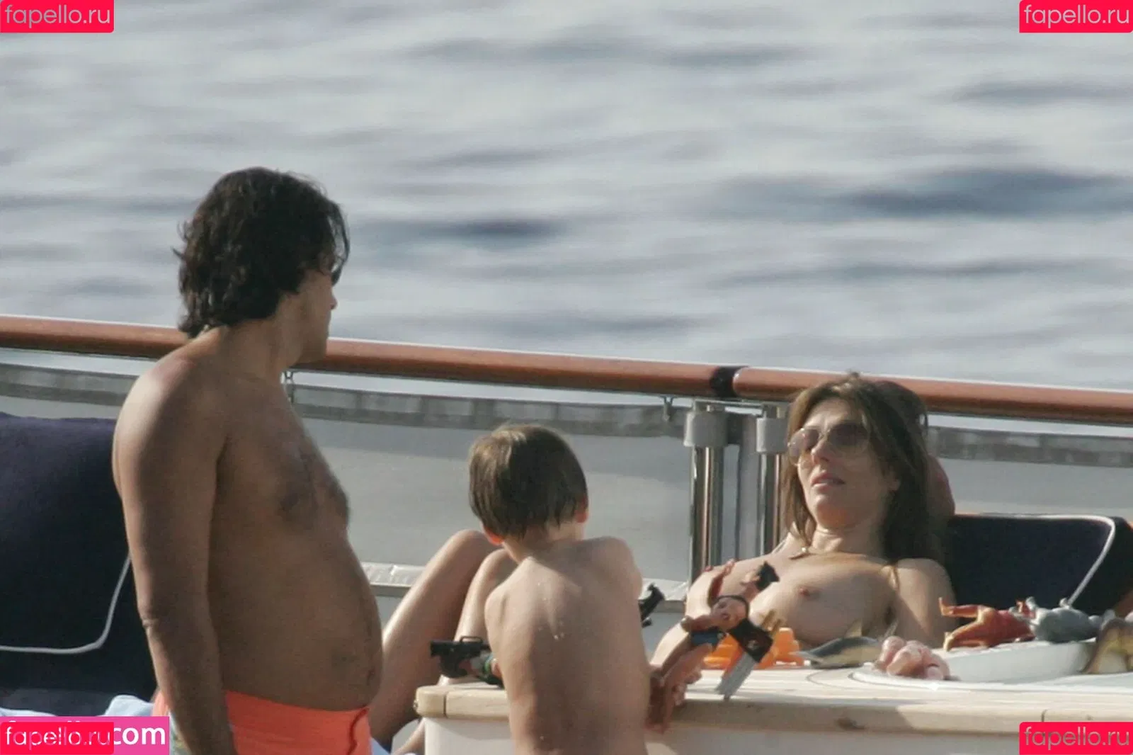 Elizabeth Hurley Onlyfans Photo Gallery 