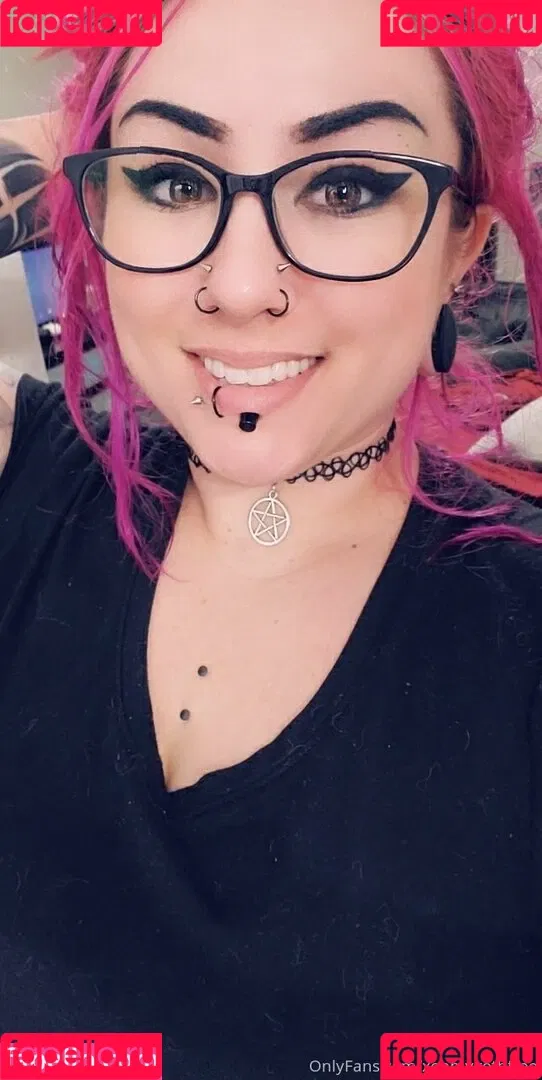 xohmygothfree Onlyfans Photo Gallery 