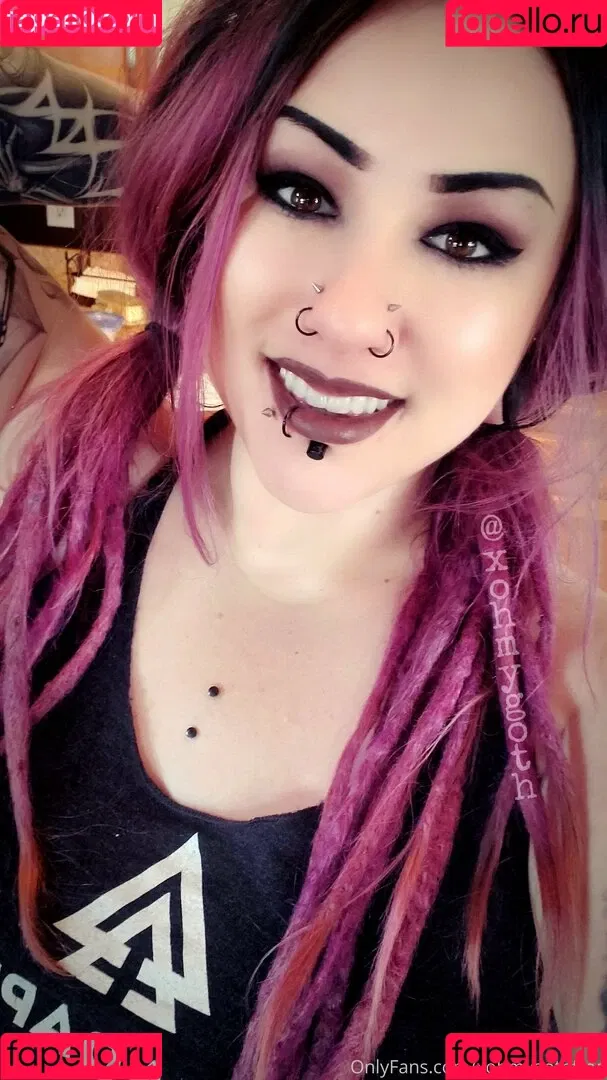 xohmygothfree Onlyfans Photo Gallery 