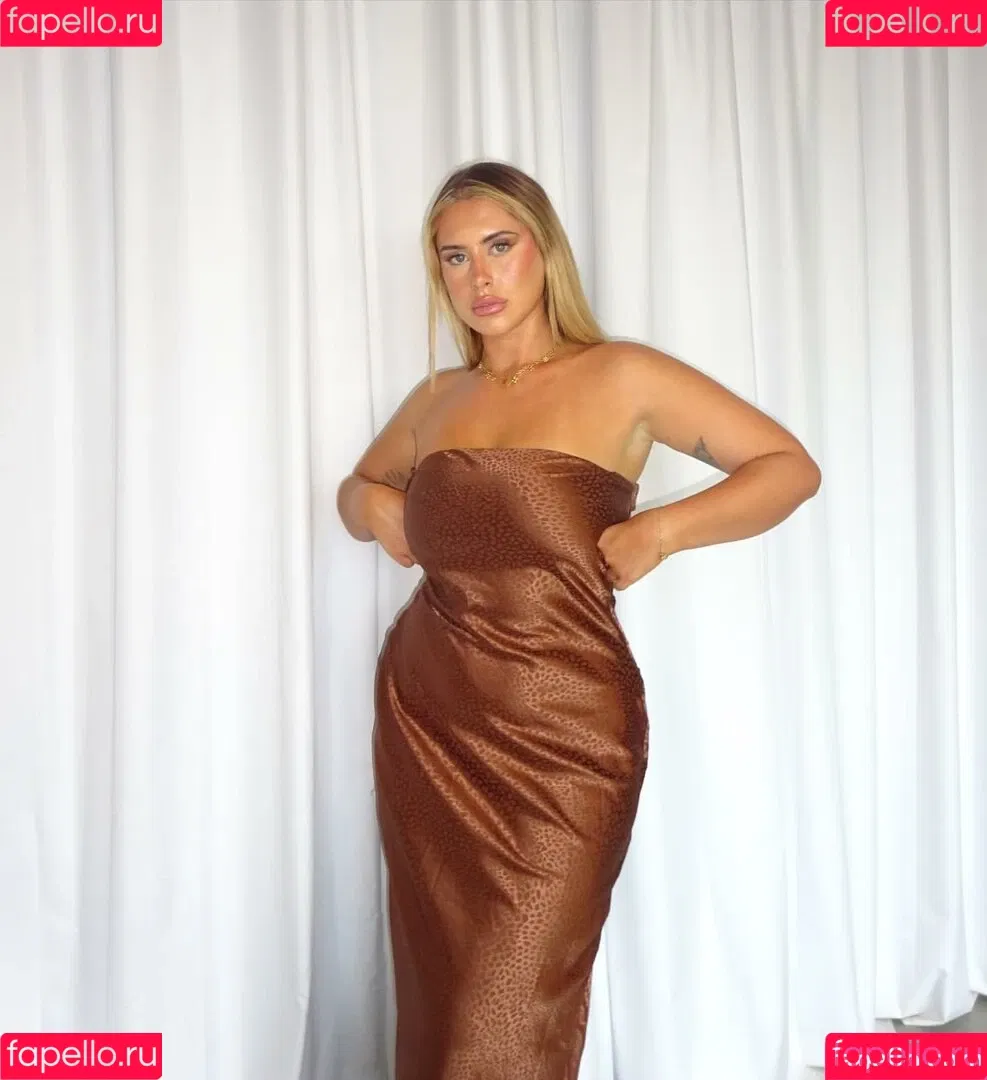Ariella Nyssa Onlyfans Photo Gallery 