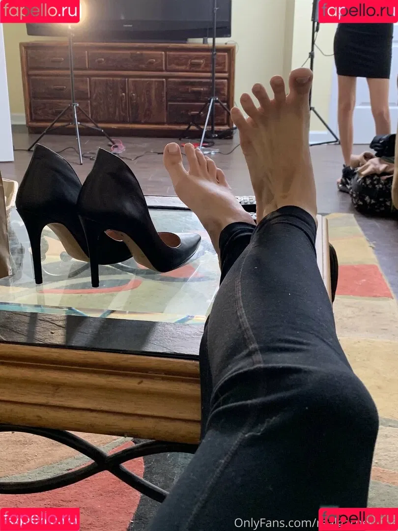 realgarnetrose Onlyfans Photo Gallery 