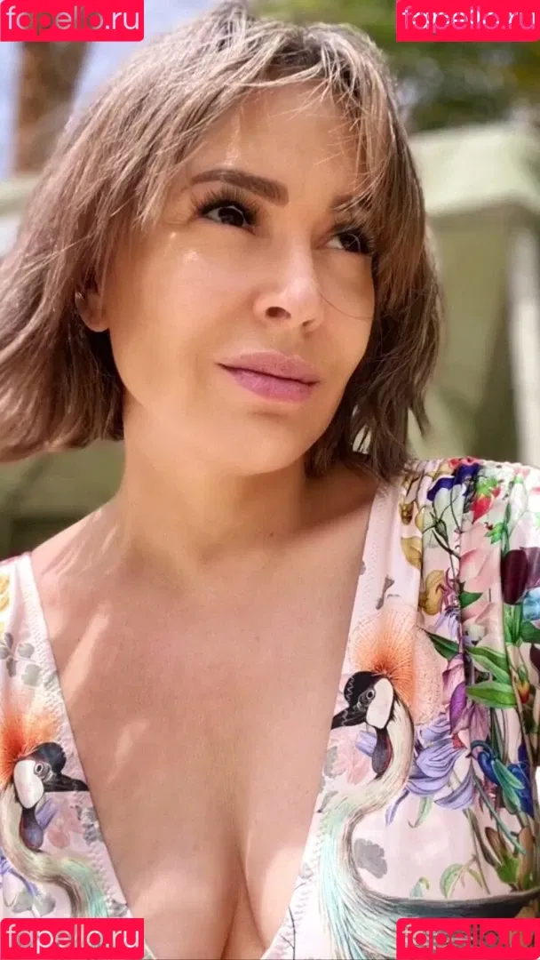 Alyssa Milano Onlyfans Photo Gallery 
