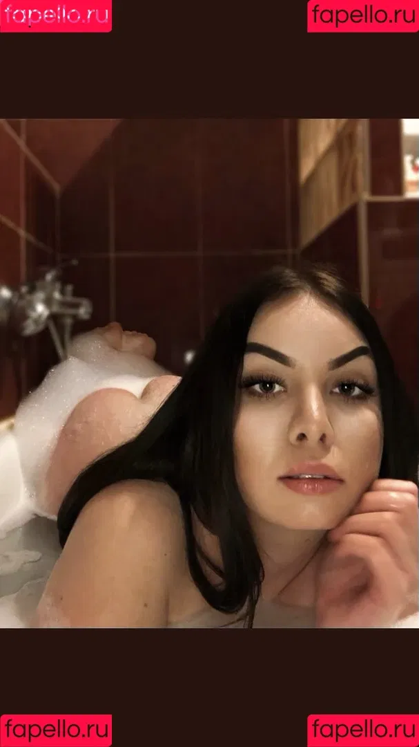 Bozsoki Barbi Onlyfans Photo Gallery 