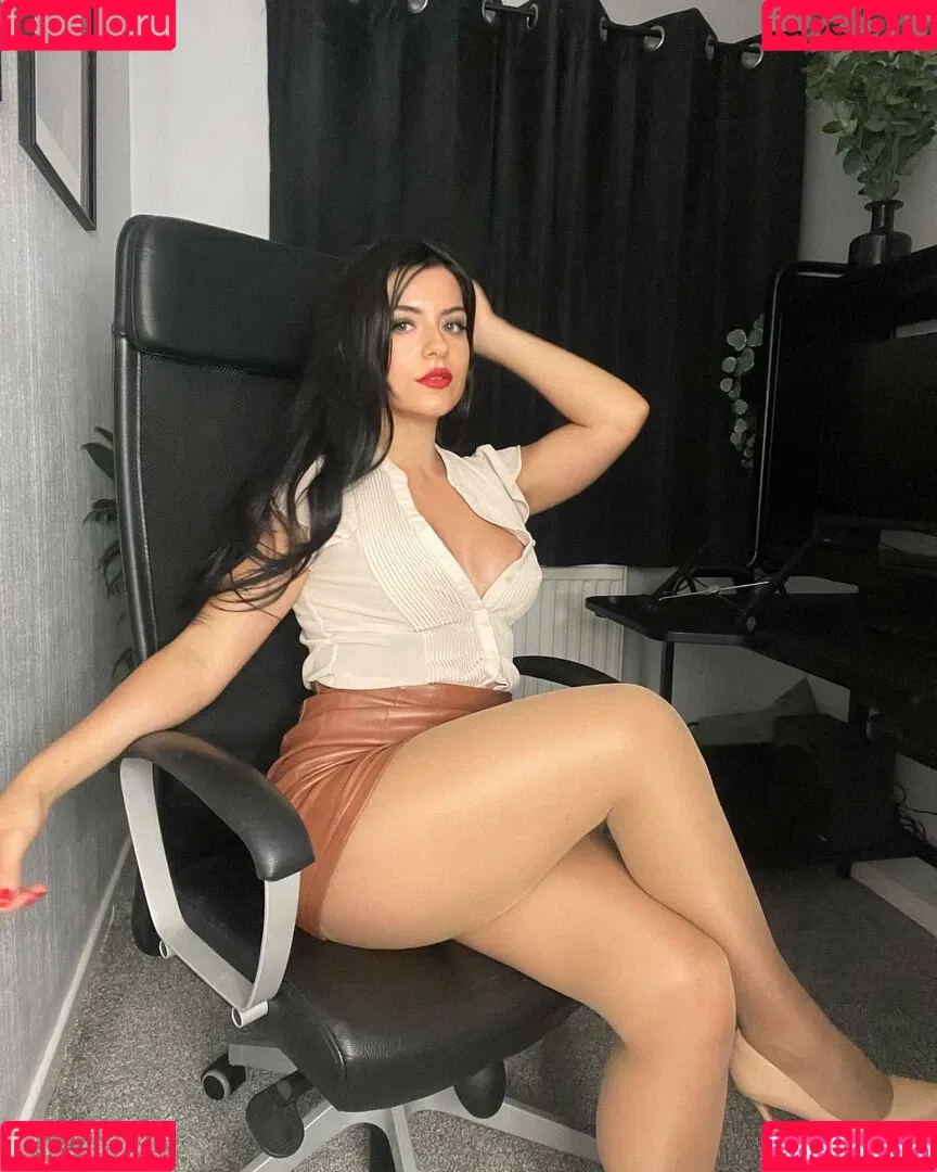 Lily Fiore Onlyfans Photo Gallery 