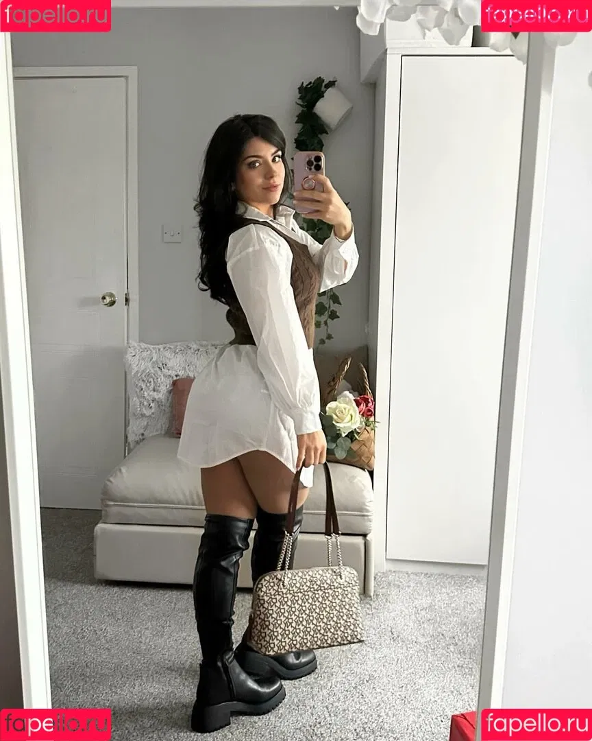 Lily Fiore Onlyfans Photo Gallery 