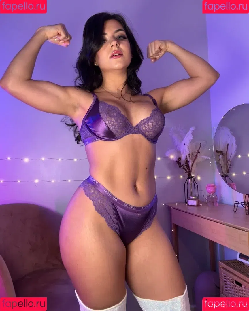 Lily Fiore Onlyfans Photo Gallery 