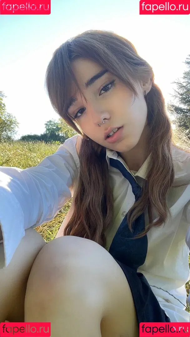 Arielle Maxine Onlyfans Photo Gallery 