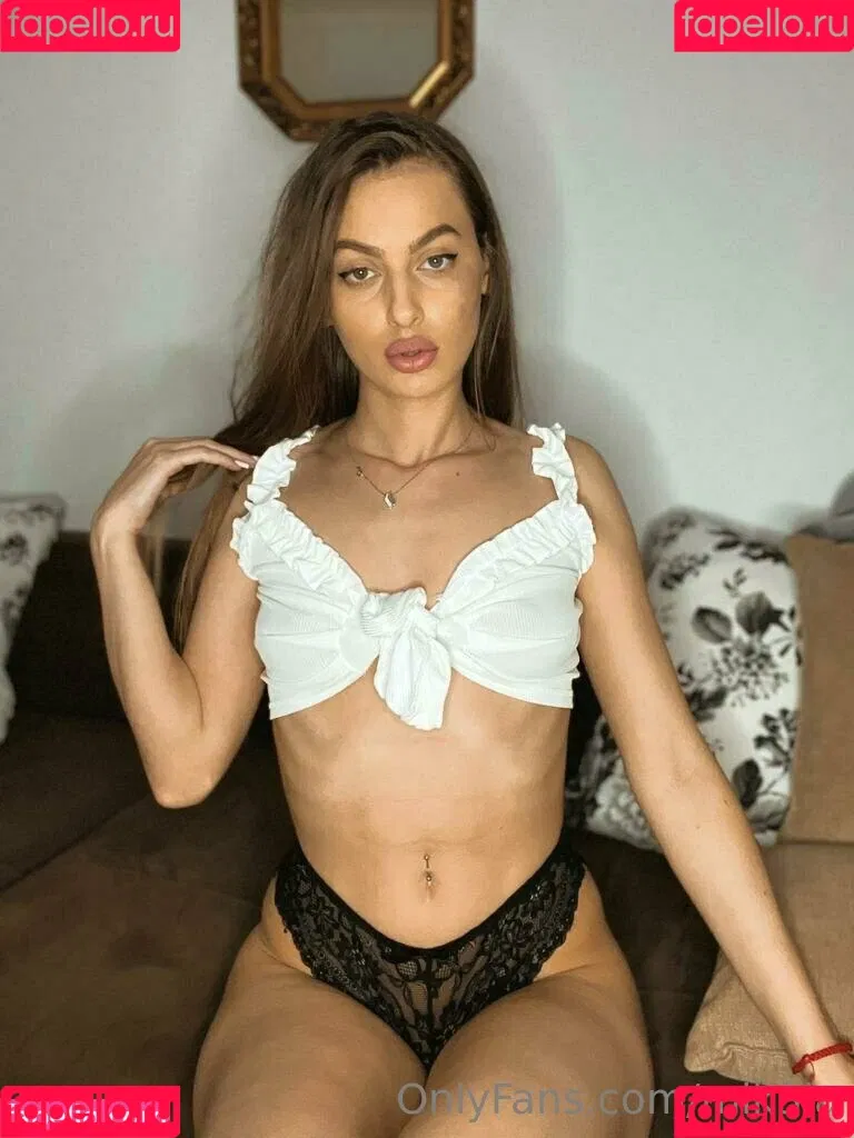 mik3la Onlyfans Photo Gallery 