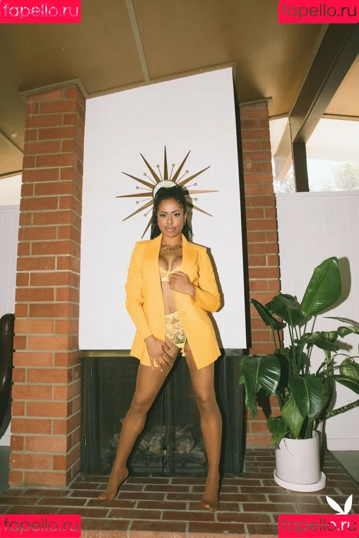 Kira Noir Onlyfans Photo Gallery 
