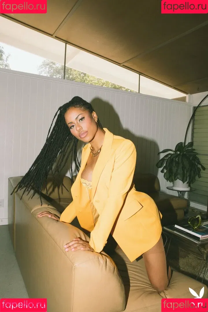 Kira Noir Onlyfans Photo Gallery 