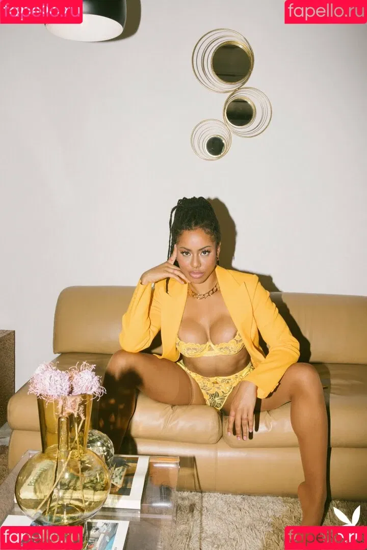 Kira Noir Onlyfans Photo Gallery 