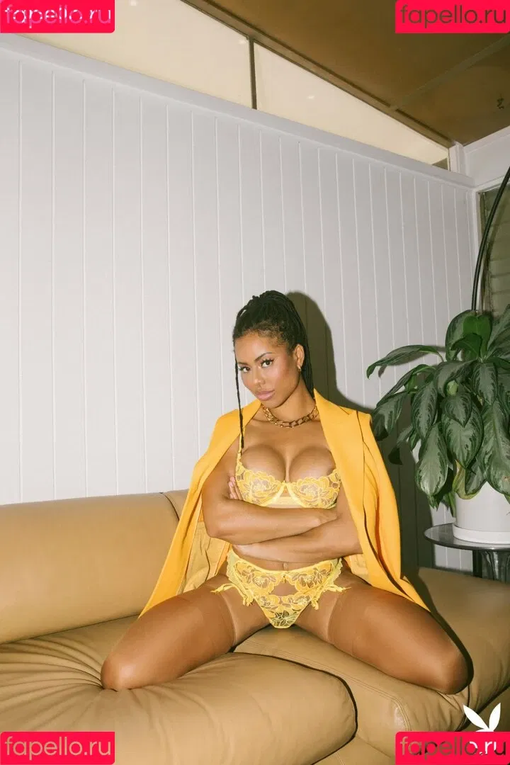 Kira Noir Onlyfans Photo Gallery 
