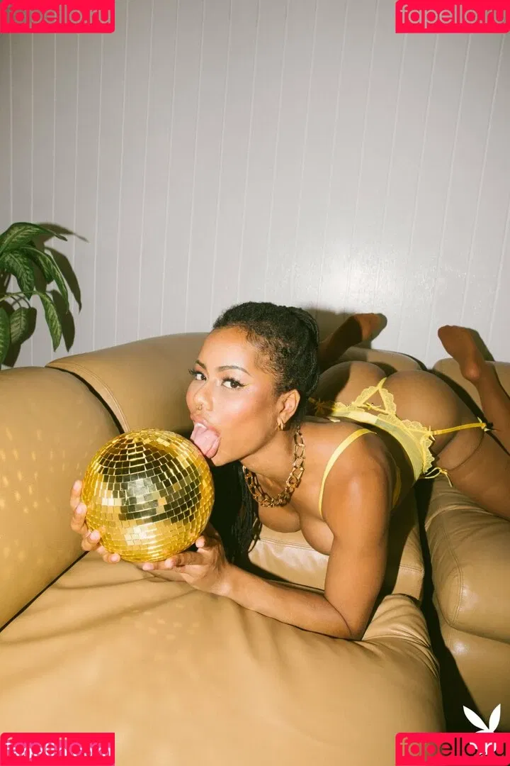 Kira Noir Onlyfans Photo Gallery 