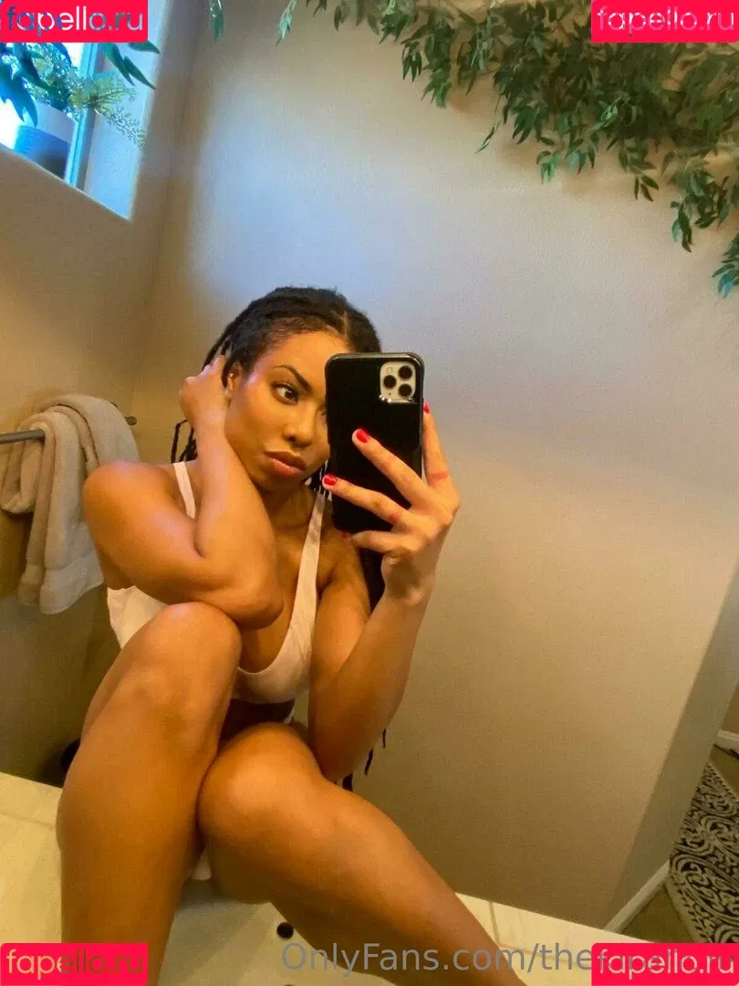 Kira Noir Onlyfans Photo Gallery 