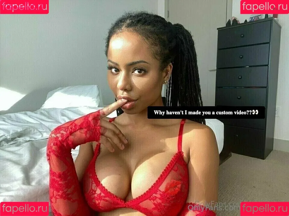 Kira Noir Onlyfans Photo Gallery 