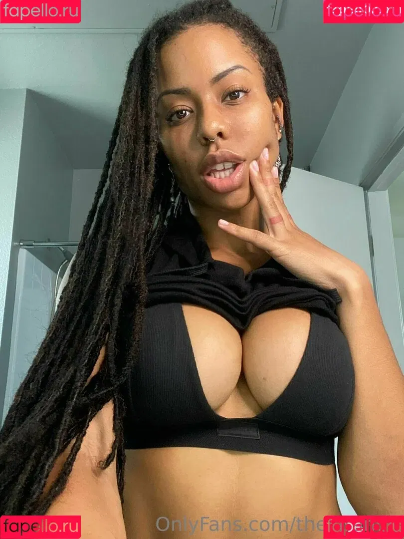 Kira Noir Onlyfans Photo Gallery 