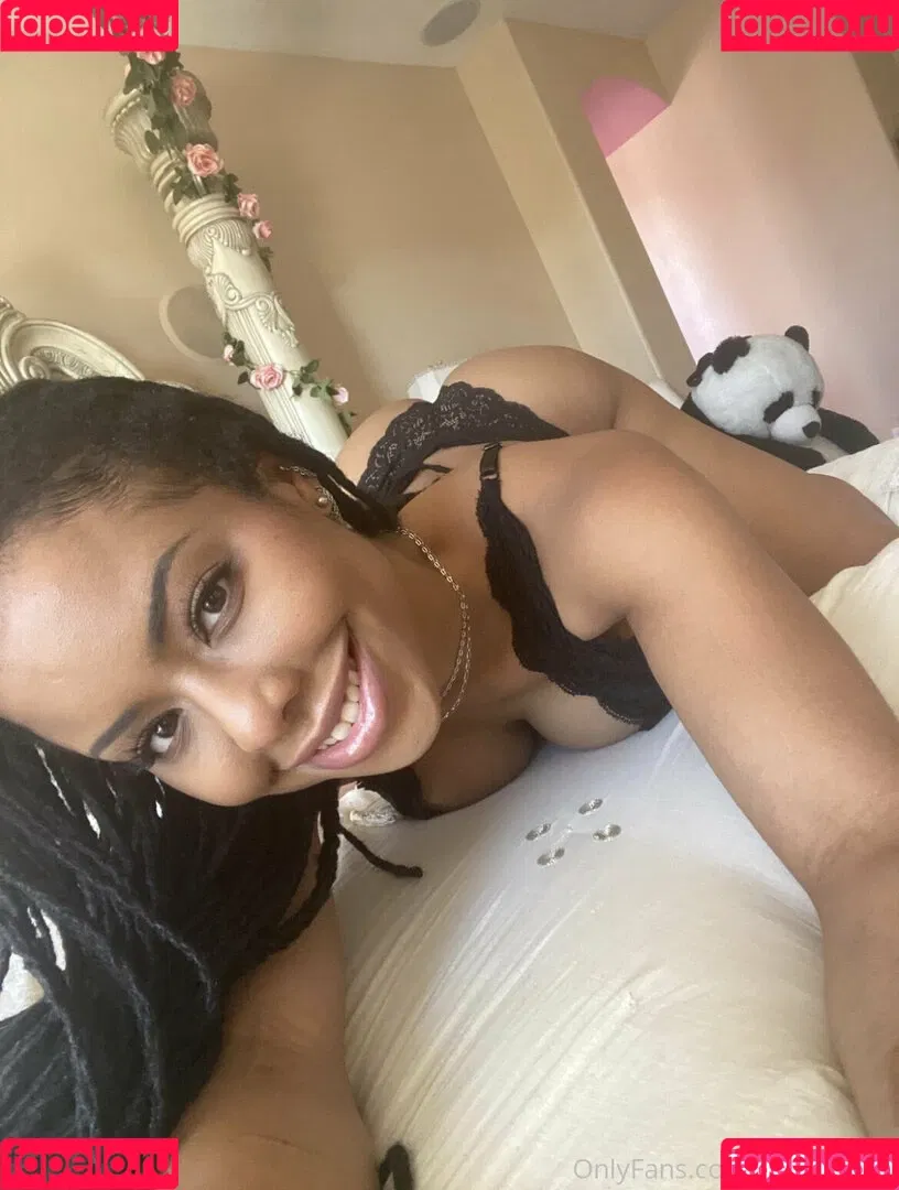 Kira Noir Onlyfans Photo Gallery 