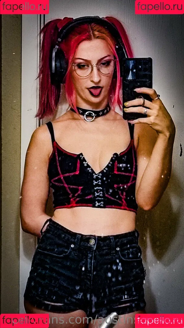 InnocentElixir Onlyfans Photo Gallery 
