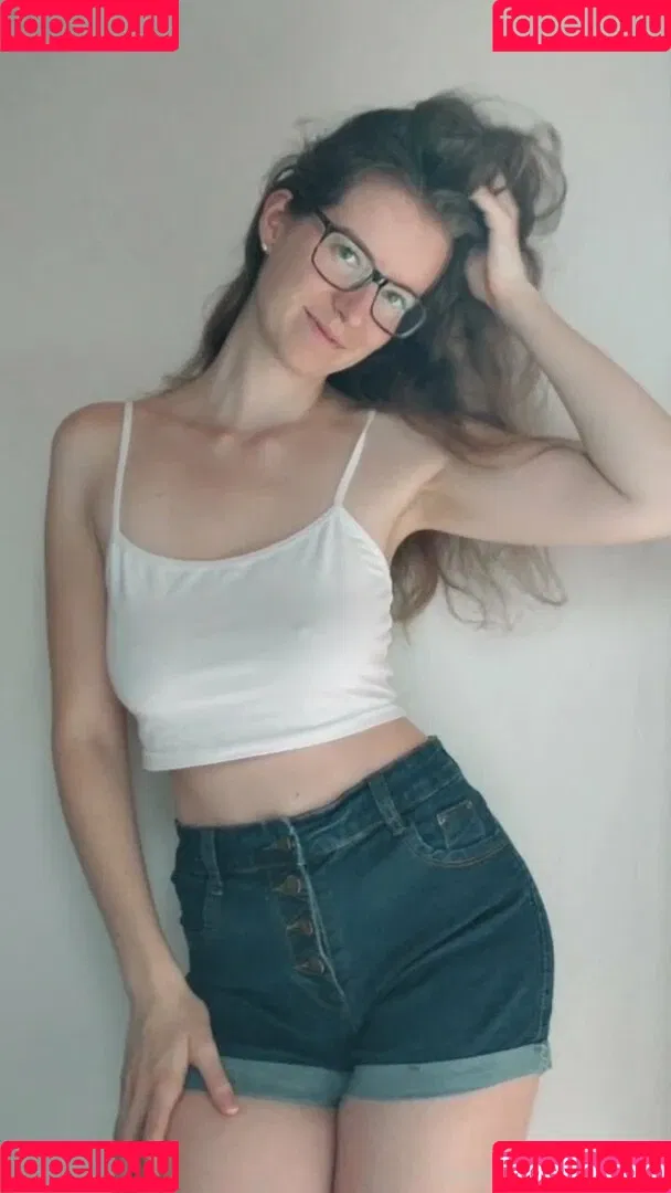 laraheller Onlyfans Photo Gallery 