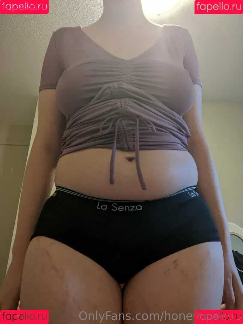 honeycake93 Onlyfans Photo Gallery 