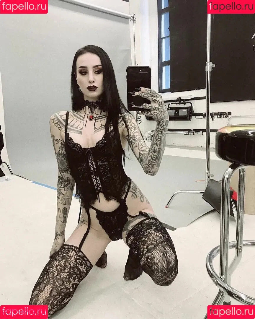 Emma Vauxdevil Onlyfans Photo Gallery 