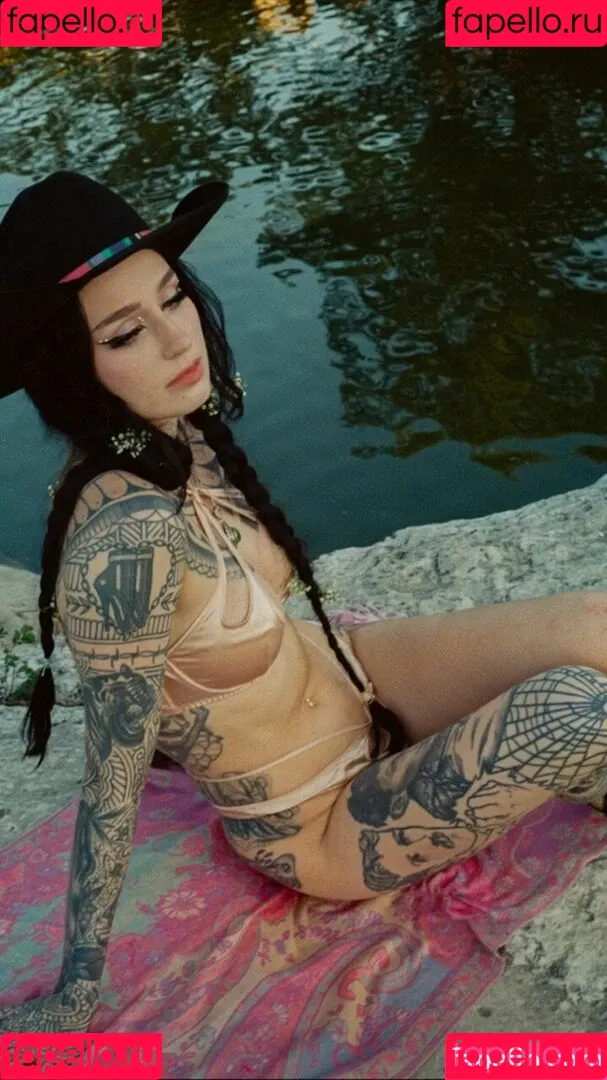Emma Vauxdevil Onlyfans Photo Gallery 