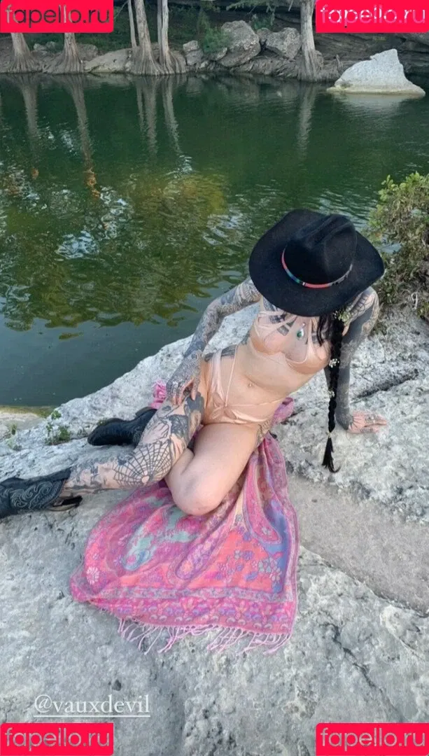 Emma Vauxdevil Onlyfans Photo Gallery 