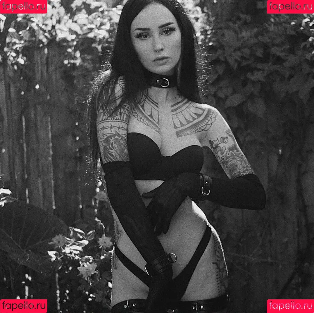 Emma Vauxdevil Onlyfans Photo Gallery 