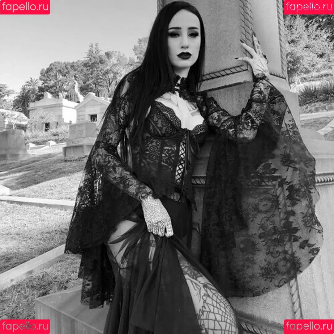 Emma Vauxdevil Onlyfans Photo Gallery 