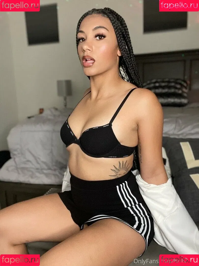 wetkittybri Onlyfans Photo Gallery 