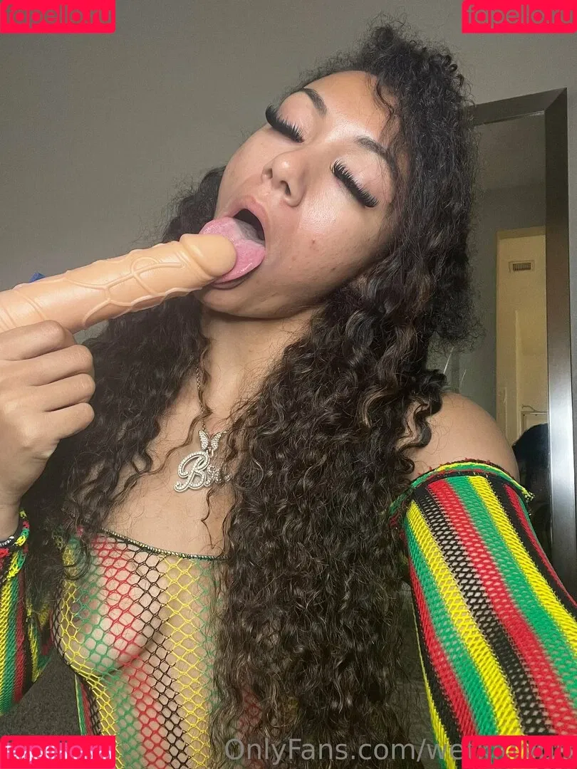 wetkittybri Onlyfans Photo Gallery 