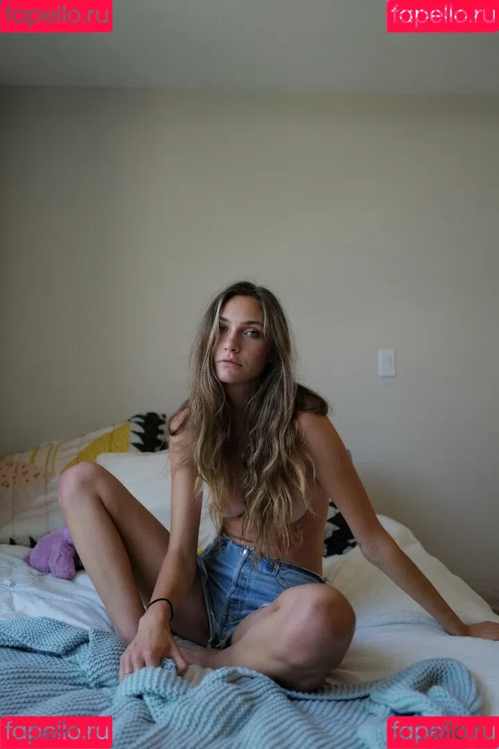 Emily Hall Onlyfans Photo Gallery 