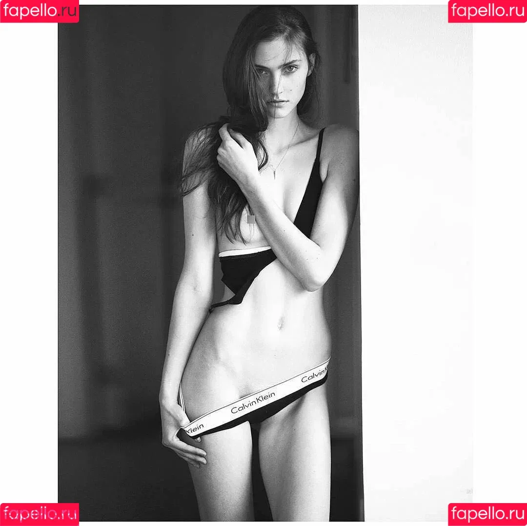 Emily Hall Onlyfans Photo Gallery 