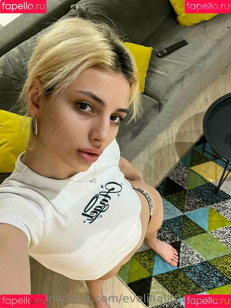 evelinalittledemon Onlyfans Photo Gallery 