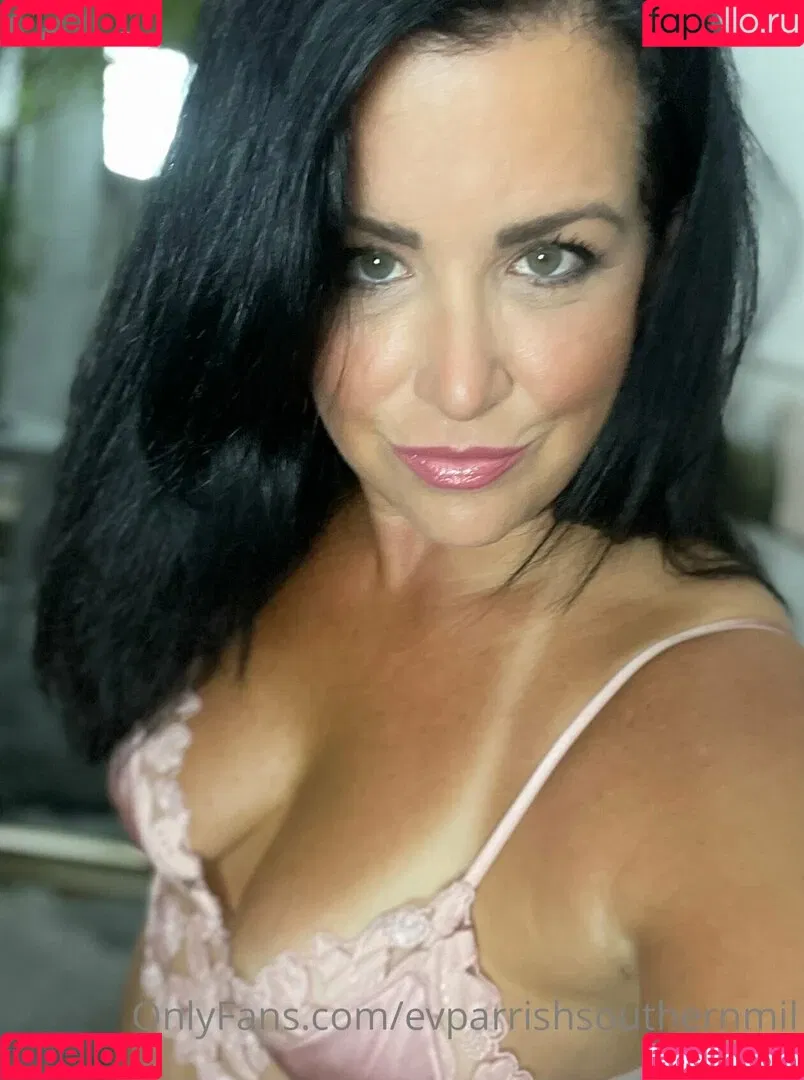 evparrishsouthernmil Onlyfans Photo Gallery 