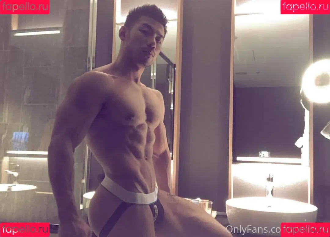 runssm Onlyfans Photo Gallery 
