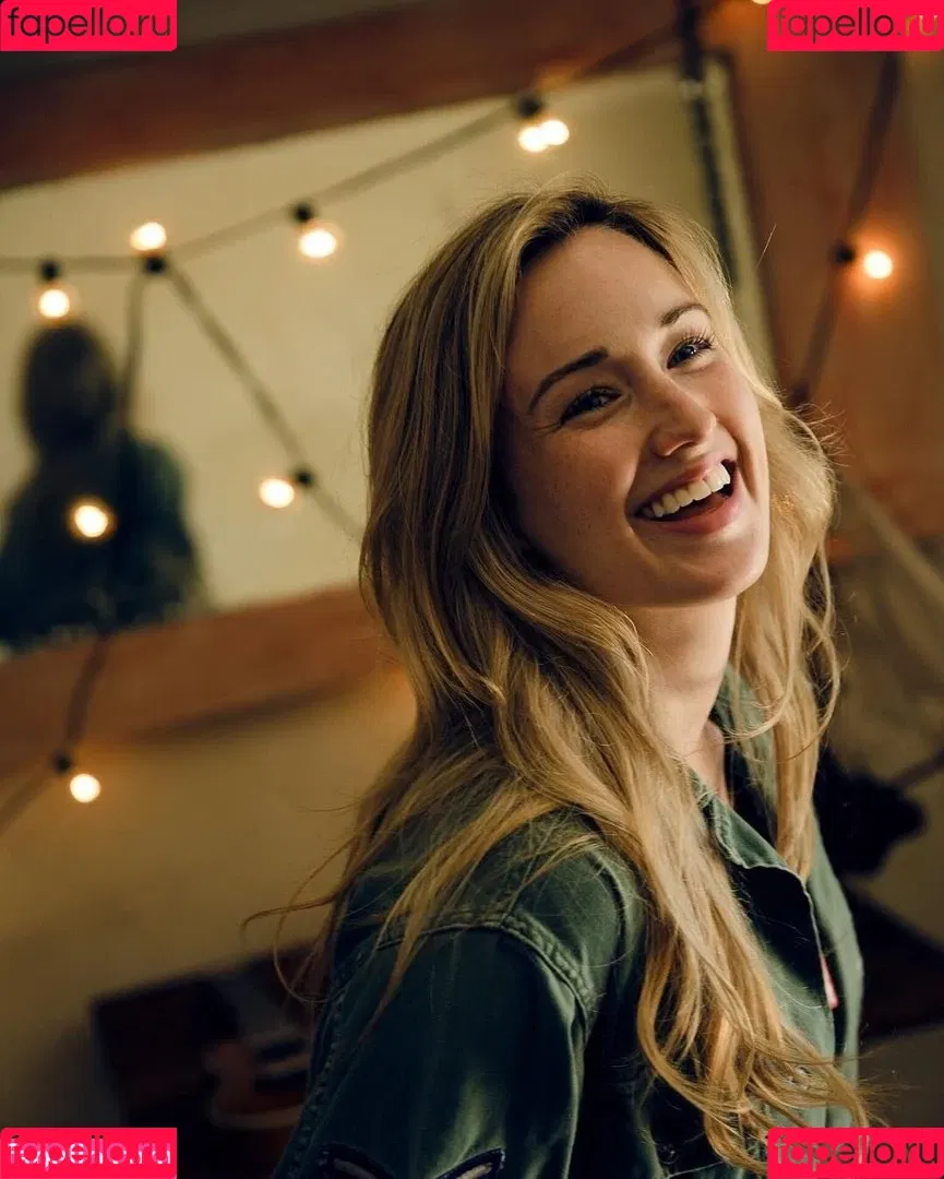 Ashley Johnson Onlyfans Photo Gallery 