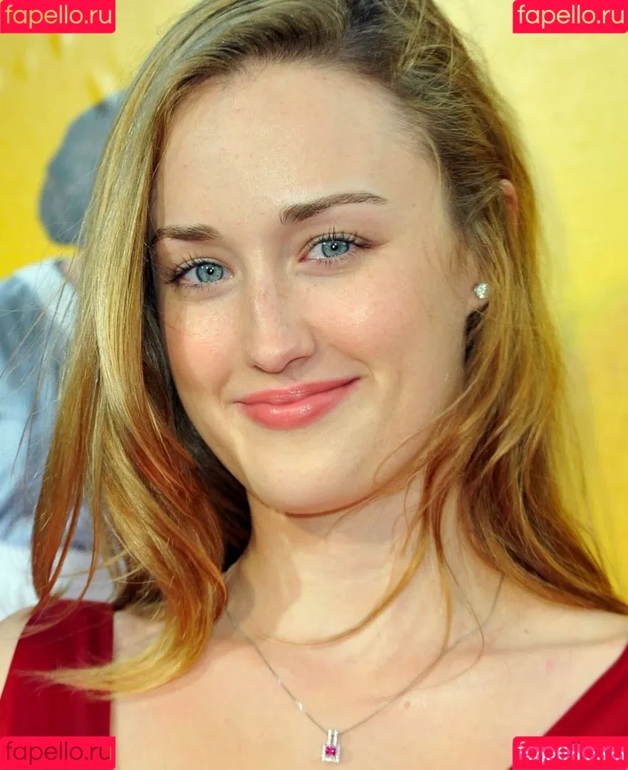 Ashley Johnson Onlyfans Photo Gallery 