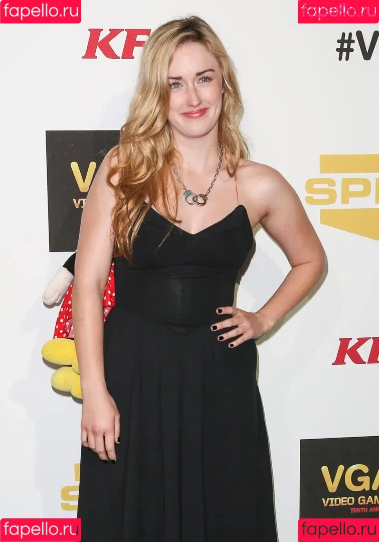 Ashley Johnson Onlyfans Photo Gallery 