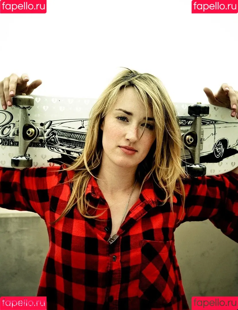 Ashley Johnson Onlyfans Photo Gallery 