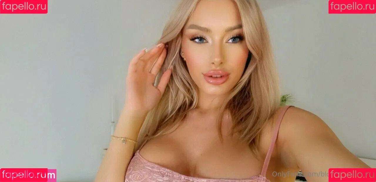 Anna Brown Onlyfans Photo Gallery 