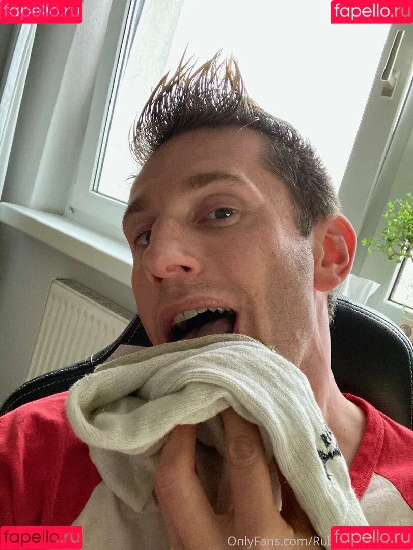 rubberskaterboy Onlyfans Photo Gallery 