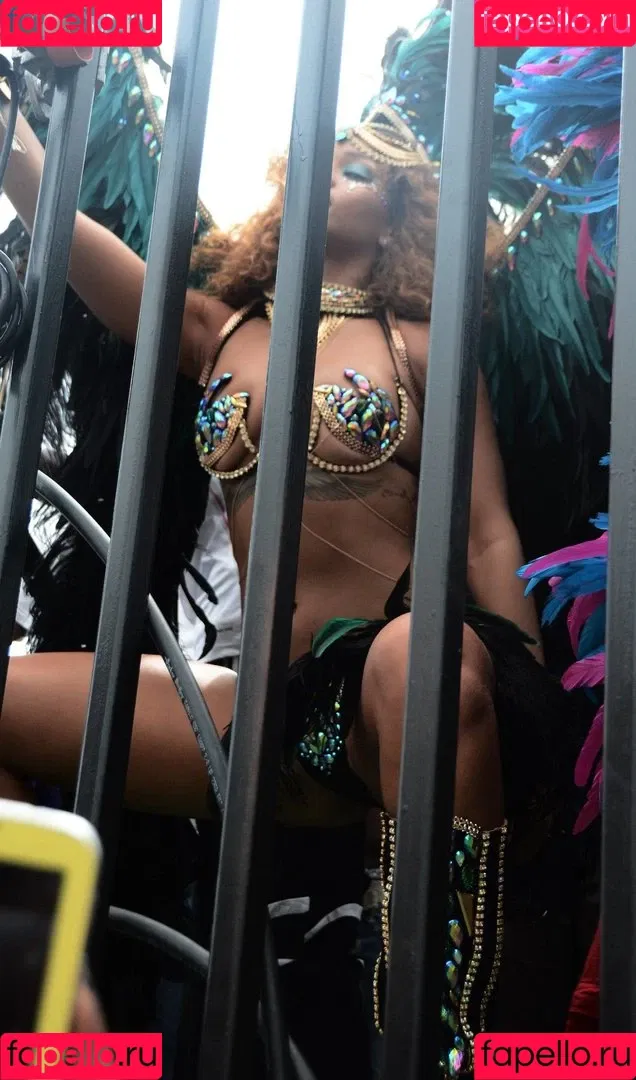 Rihanna Onlyfans Photo Gallery 