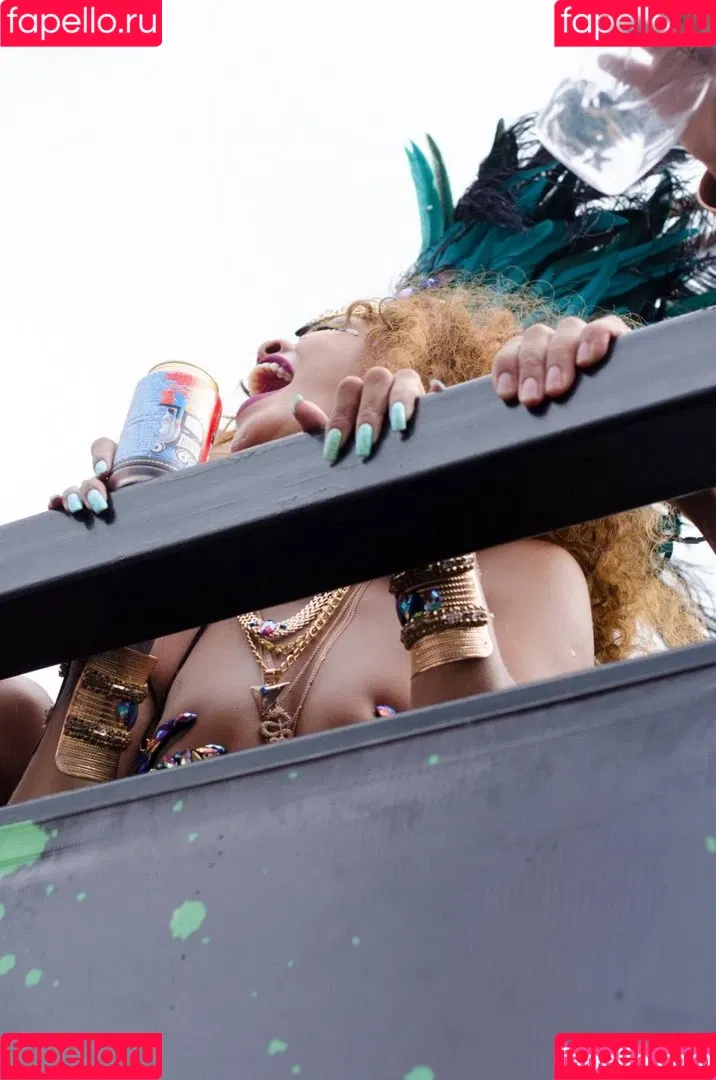 Rihanna Onlyfans Photo Gallery 
