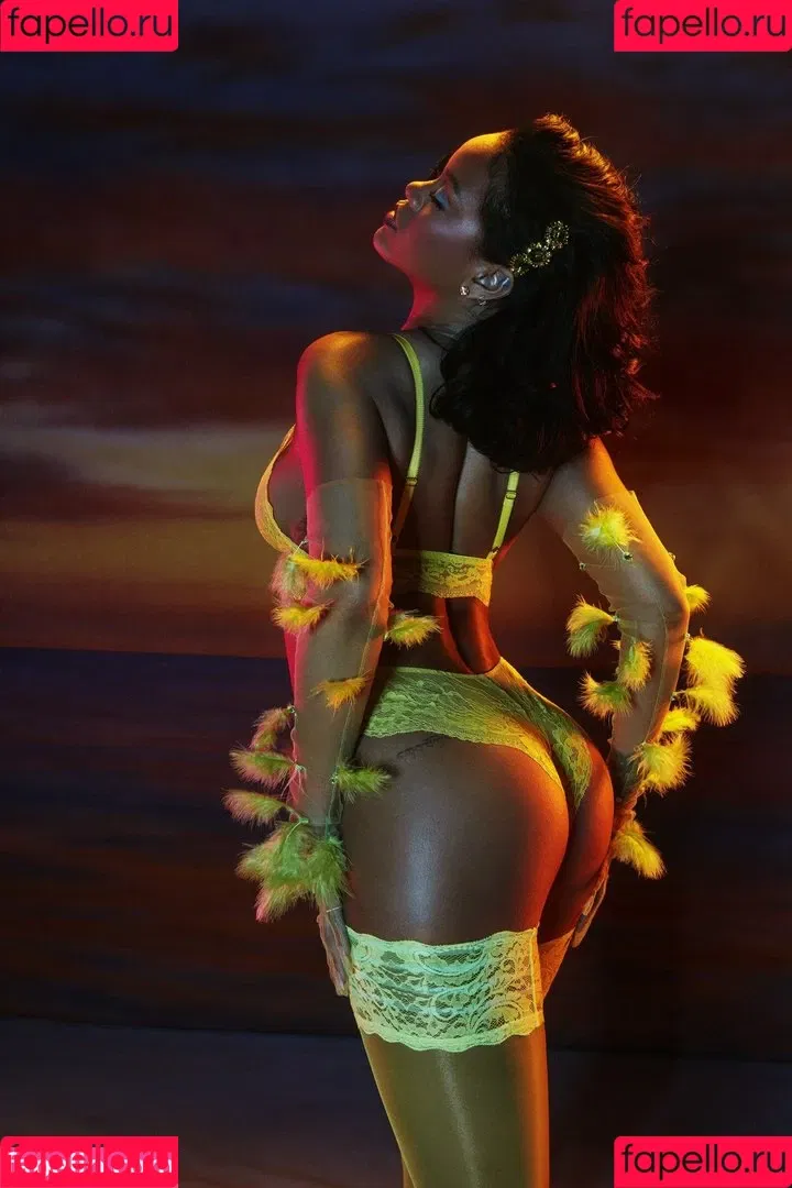 Rihanna Onlyfans Photo Gallery 