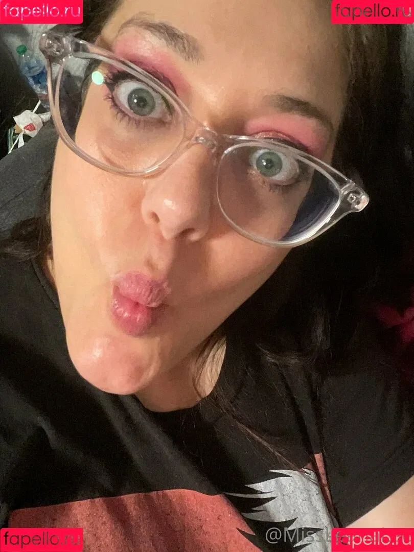 missleanalee Onlyfans Photo Gallery 