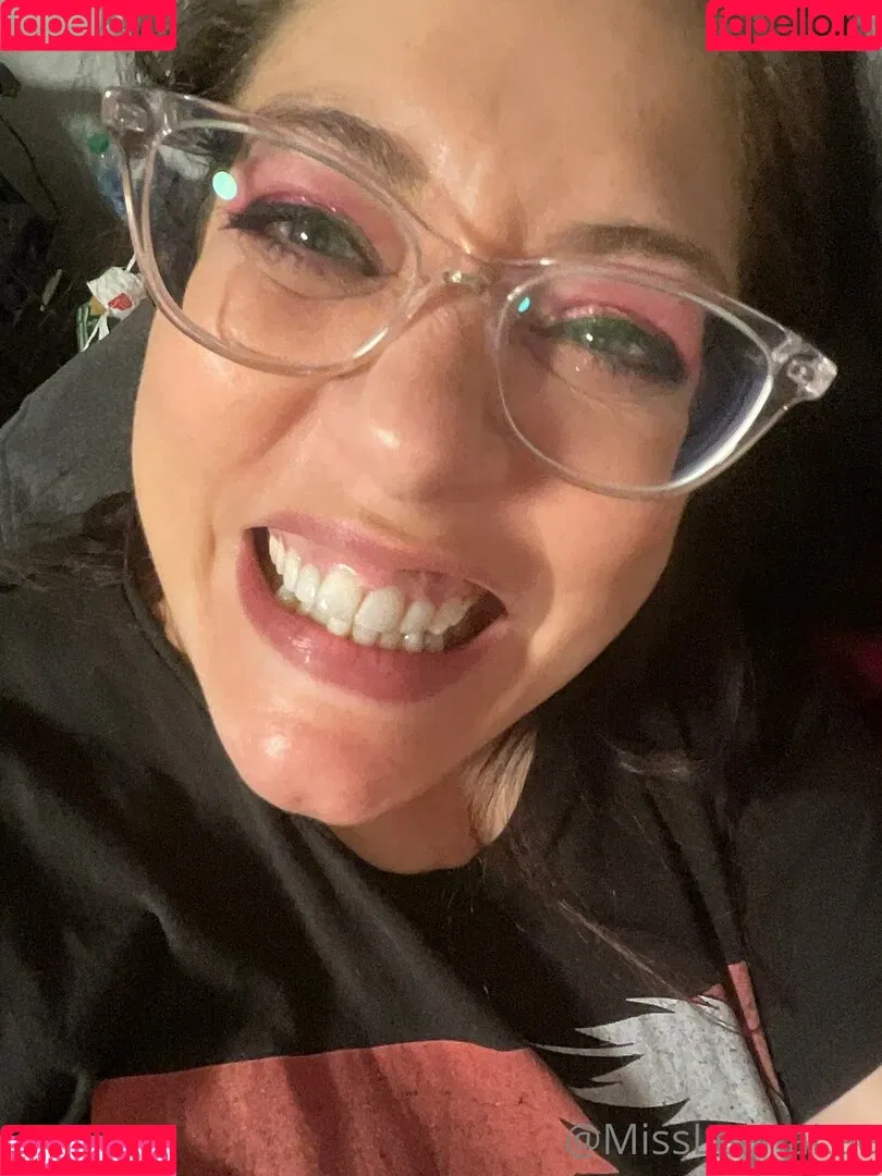 missleanalee Onlyfans Photo Gallery 