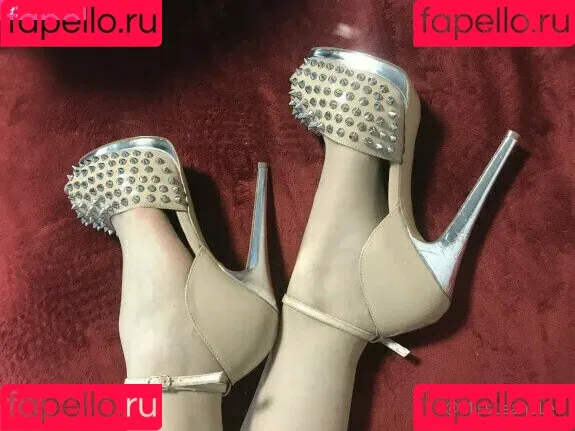 missleanalee Onlyfans Photo Gallery 